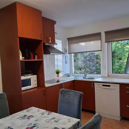 Ambrus Apartment Balatonalmadi