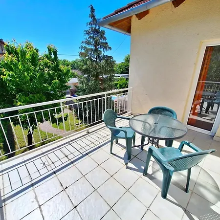 Ambrus Apartment Balatonalmadi
